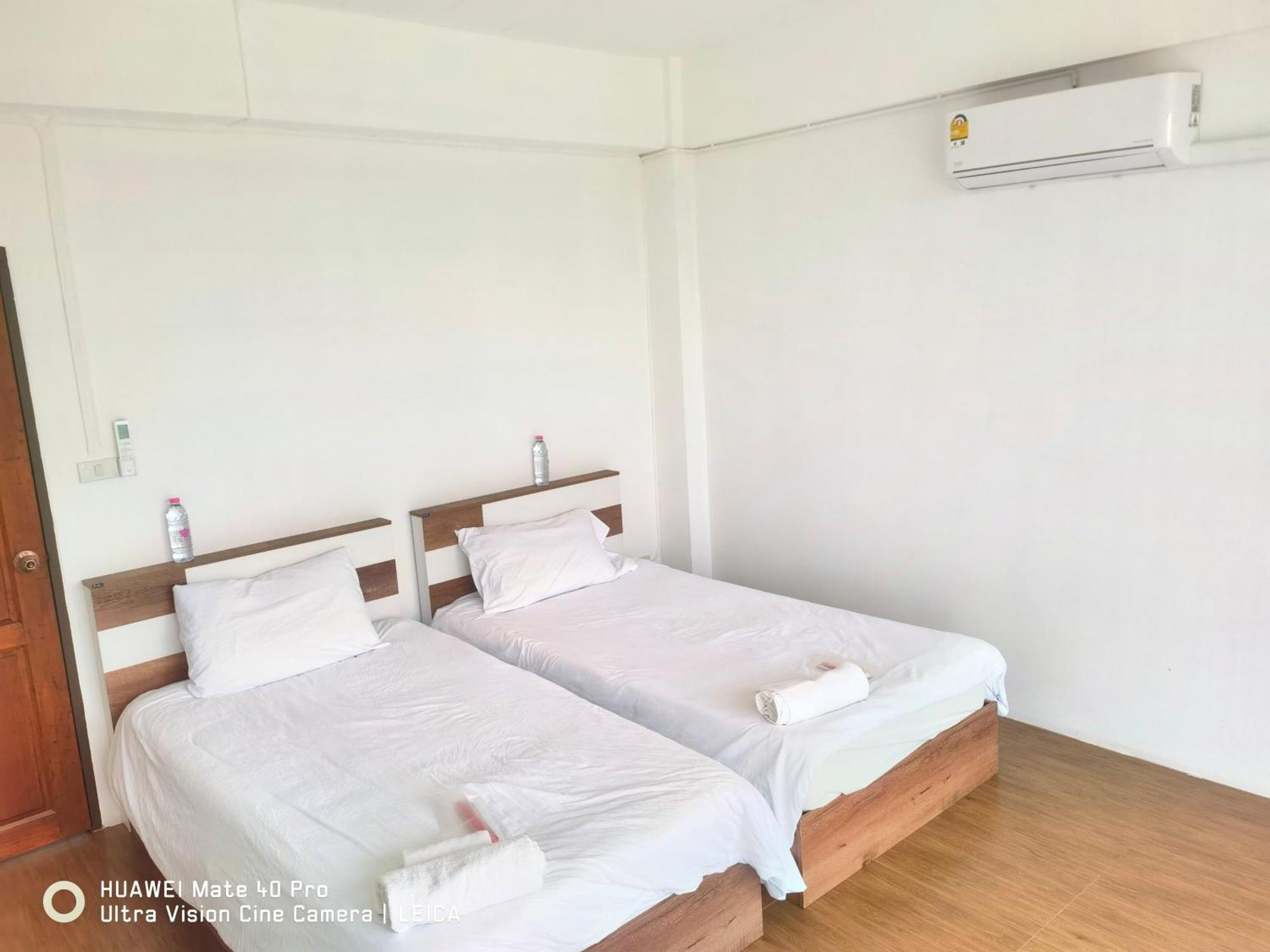 فندق 115 Townhouse Ban Khlong Krang المظهر الخارجي الصورة