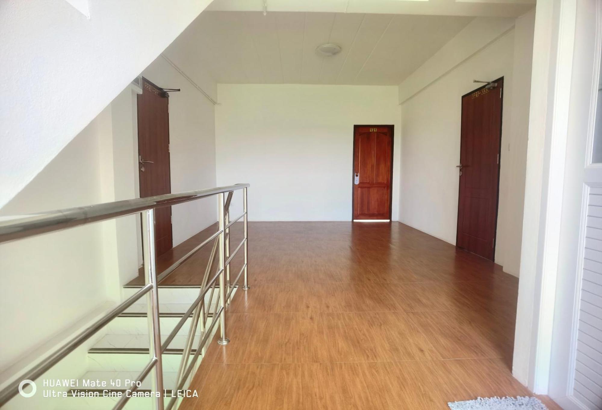 فندق 115 Townhouse Ban Khlong Krang المظهر الخارجي الصورة