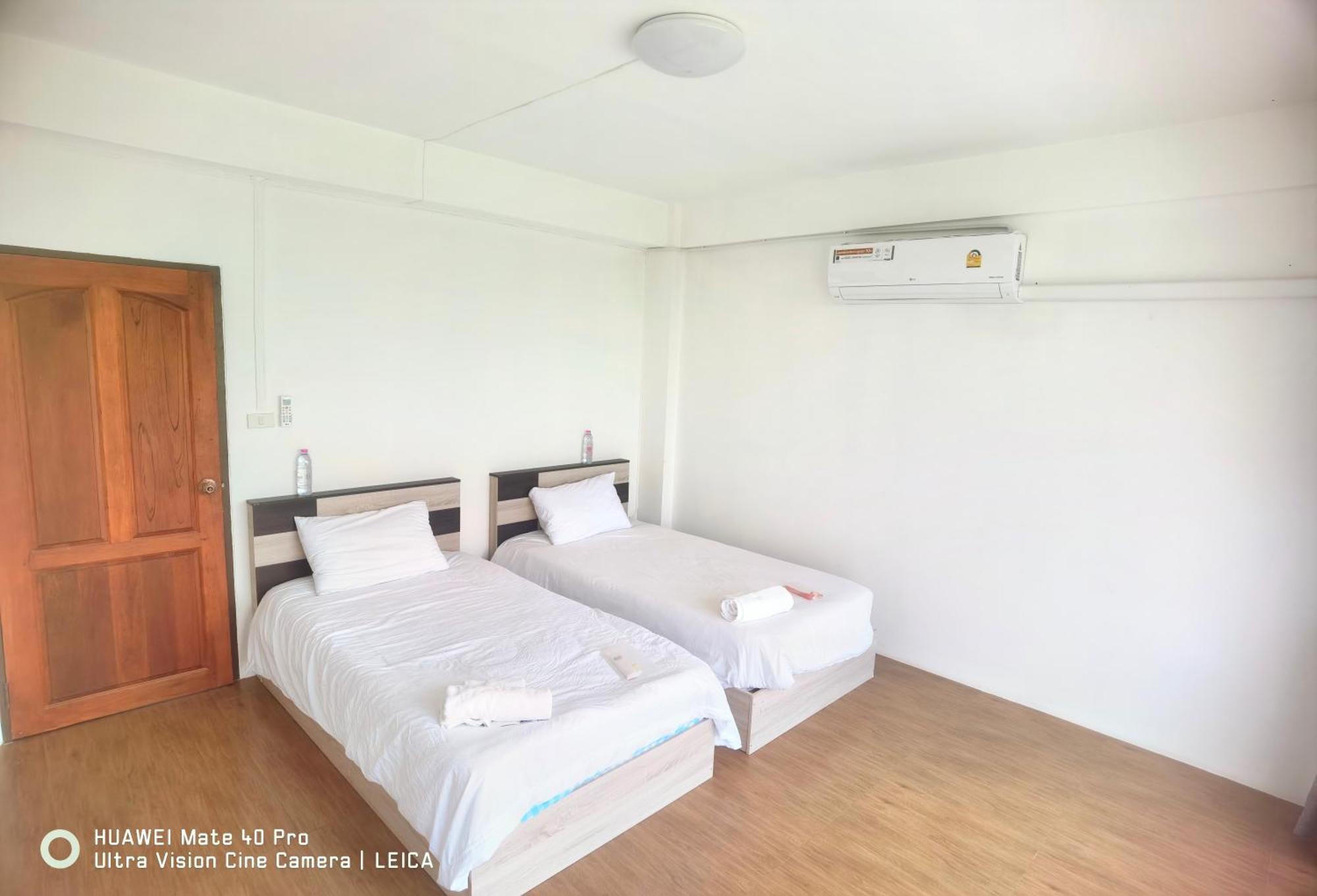 فندق 115 Townhouse Ban Khlong Krang المظهر الخارجي الصورة