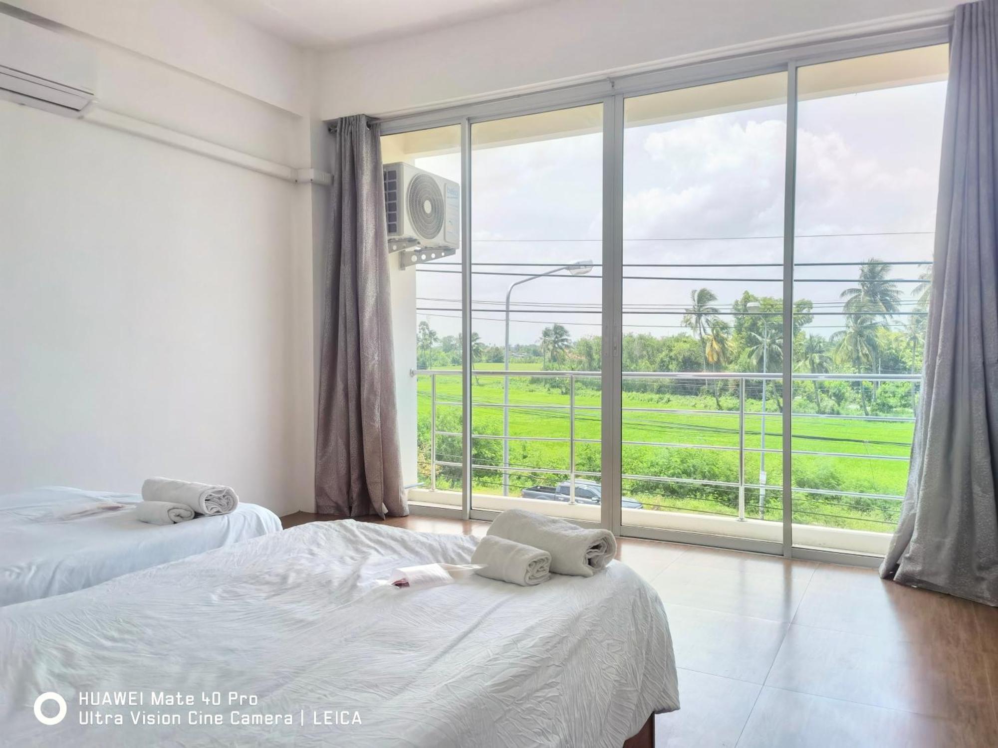 فندق 115 Townhouse Ban Khlong Krang المظهر الخارجي الصورة