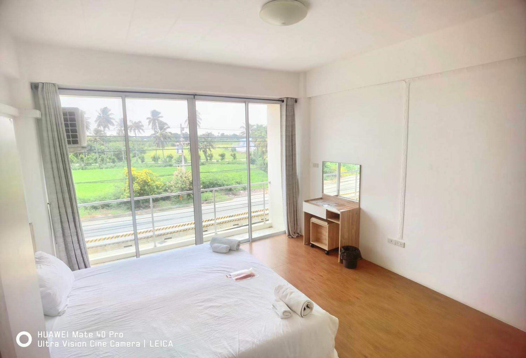 فندق 115 Townhouse Ban Khlong Krang المظهر الخارجي الصورة