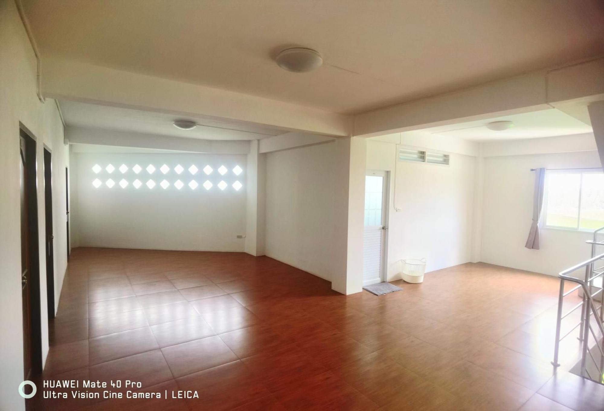 فندق 115 Townhouse Ban Khlong Krang المظهر الخارجي الصورة