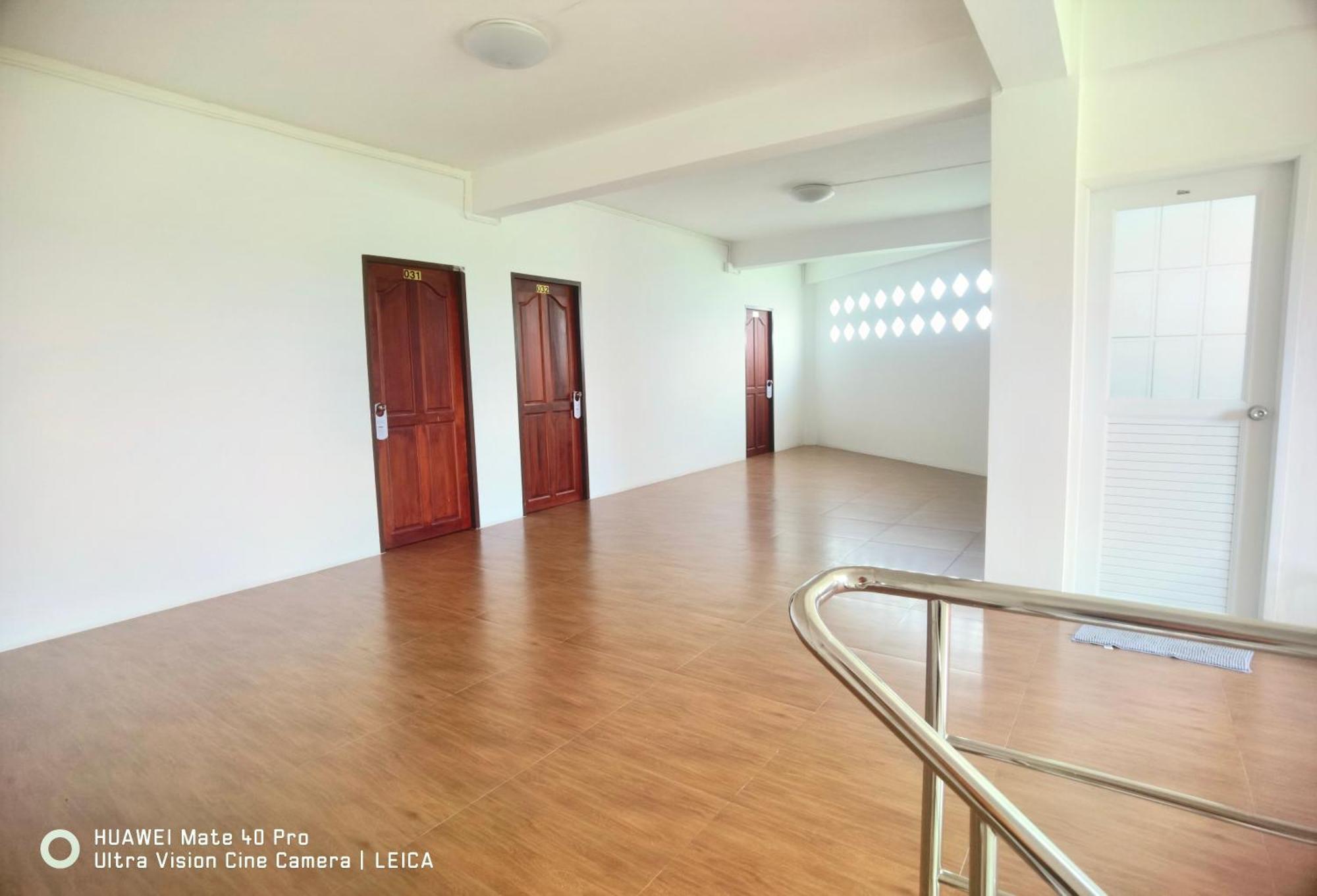 فندق 115 Townhouse Ban Khlong Krang المظهر الخارجي الصورة