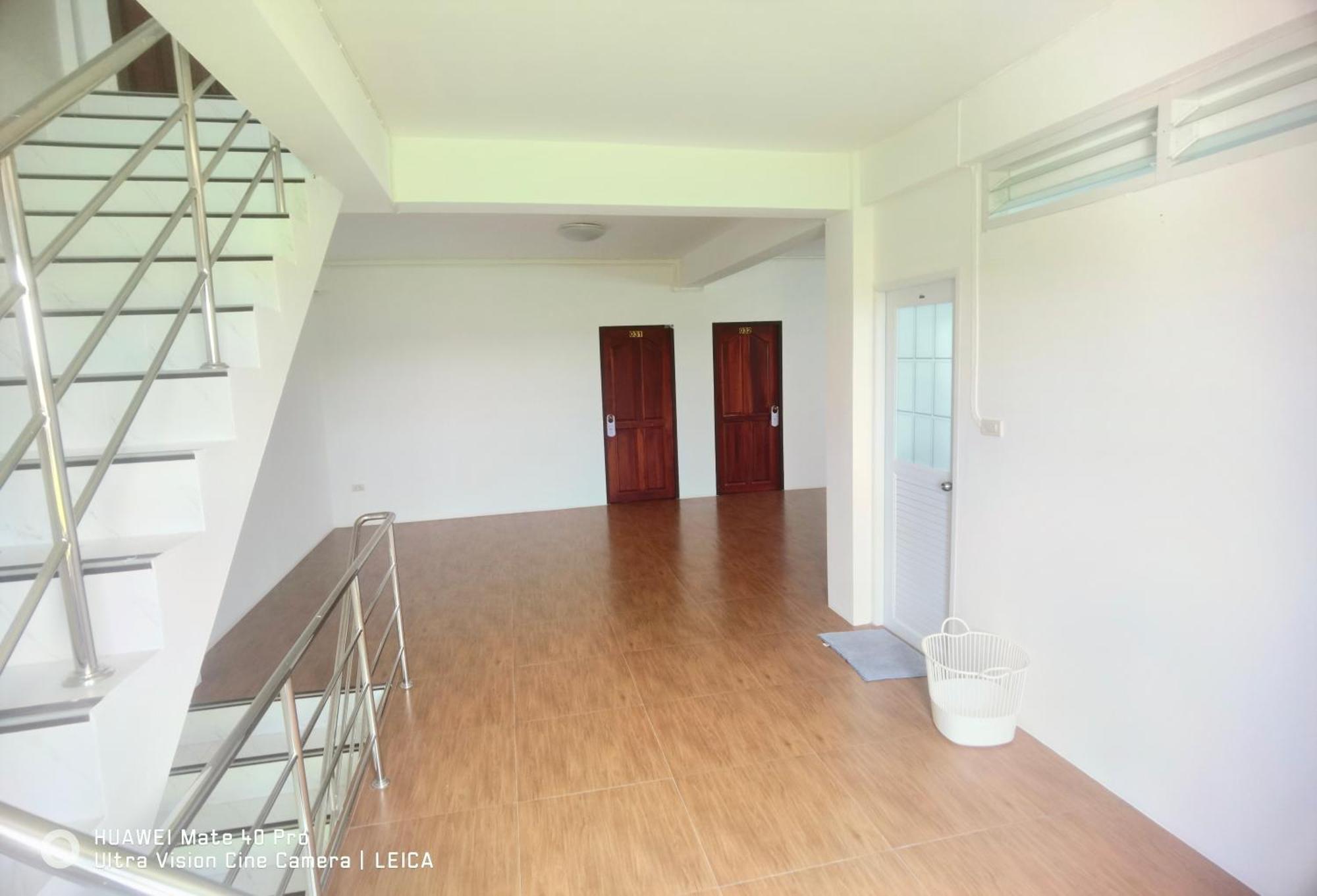 فندق 115 Townhouse Ban Khlong Krang المظهر الخارجي الصورة