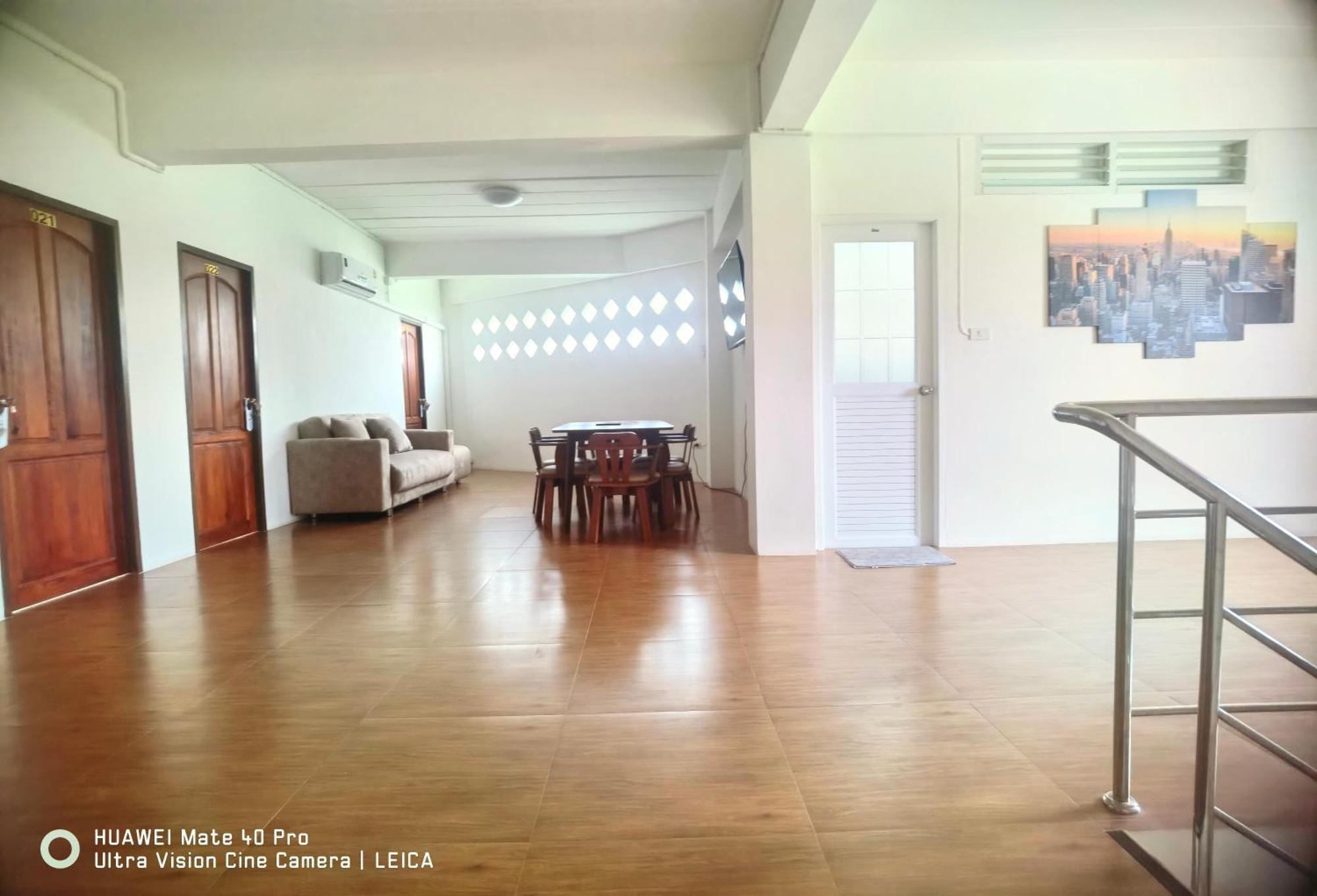 فندق 115 Townhouse Ban Khlong Krang المظهر الخارجي الصورة