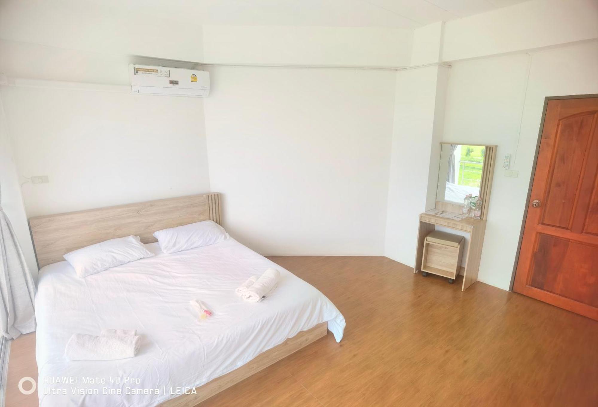 فندق 115 Townhouse Ban Khlong Krang المظهر الخارجي الصورة