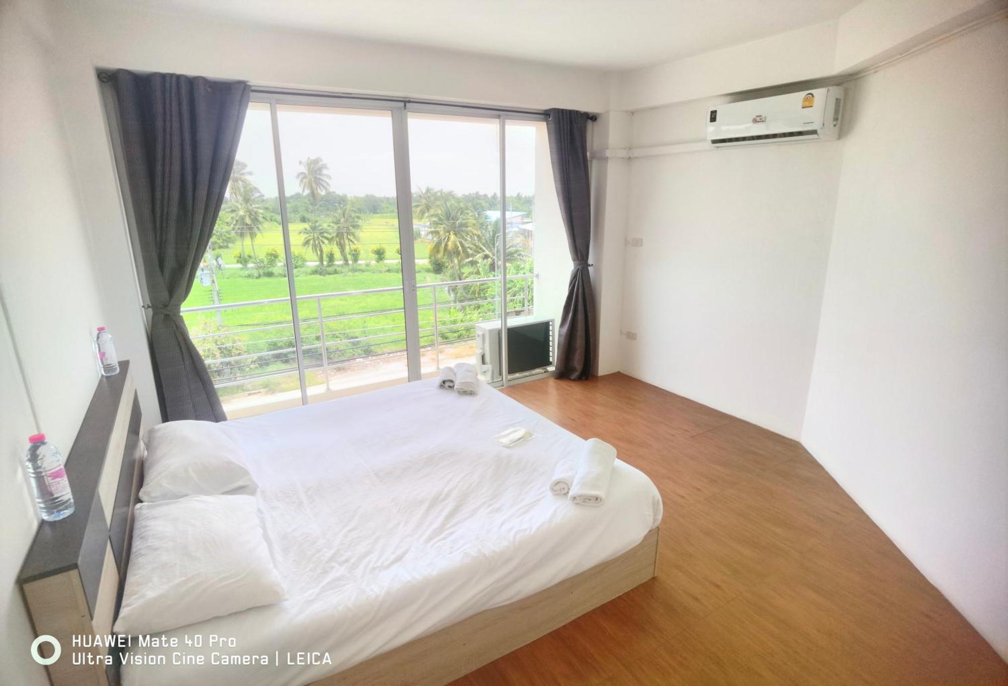 فندق 115 Townhouse Ban Khlong Krang المظهر الخارجي الصورة