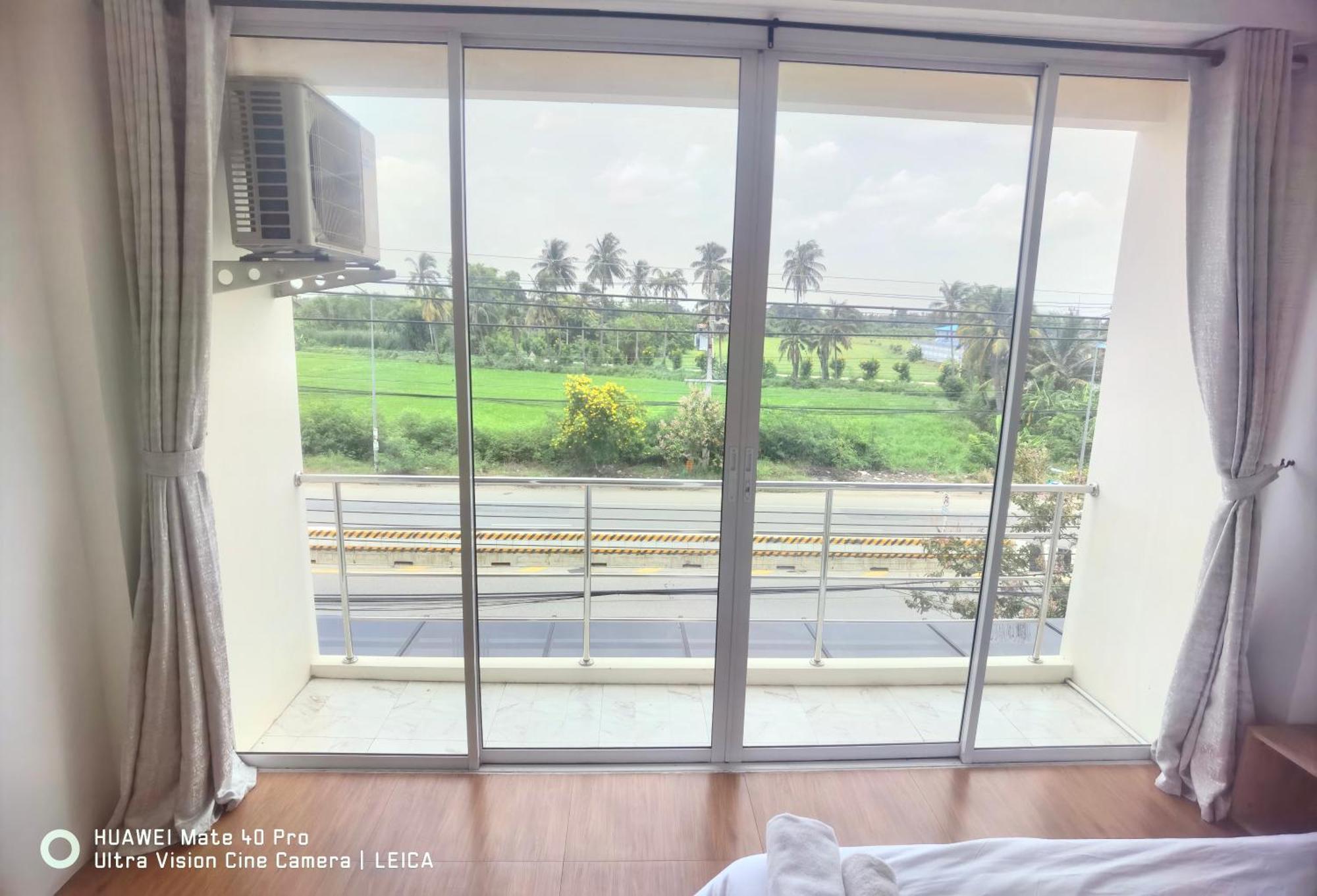 فندق 115 Townhouse Ban Khlong Krang المظهر الخارجي الصورة